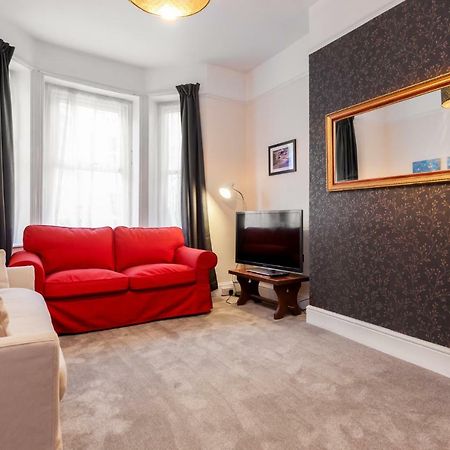 בורנמות' Gorgeous Town Centre Apt With Courtyard Garden מראה חיצוני תמונה